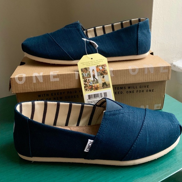 toms majolica blue heritage canvas